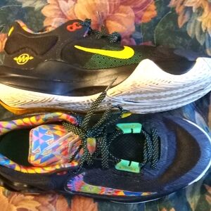 Nike Giannis Immortality 2 basketball sneakers 7Y